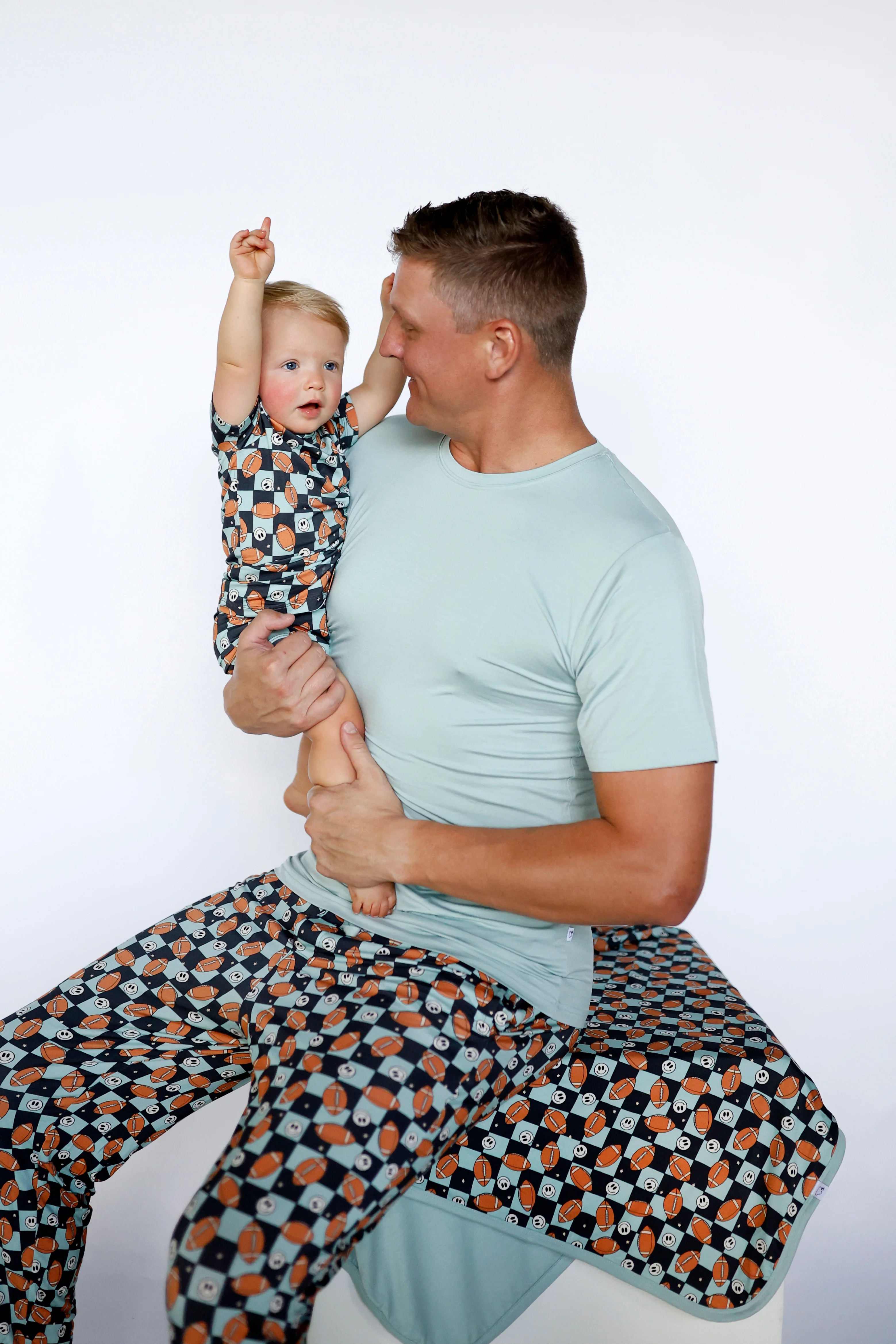 EXCLUSIVE LUKE'S FANTASY FOOTBALL SHORT SLEEVE MEN'S DREAM JOGGER SET - Image 2