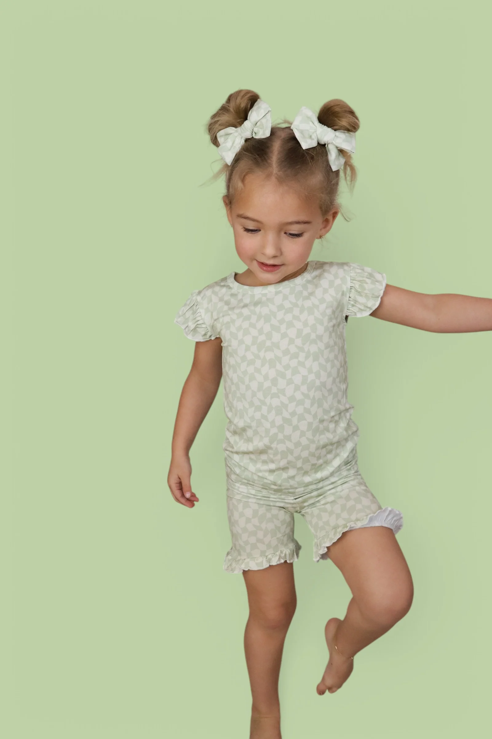 SAGE WAVY CHECKERS DREAM RUFFLE SHORT SET - Image 3