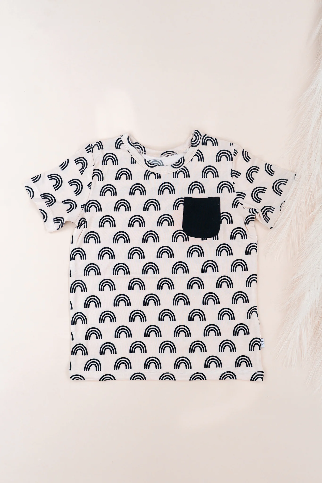 SIMPLE RAINBOW DREAM POCKET TEE - Image 11