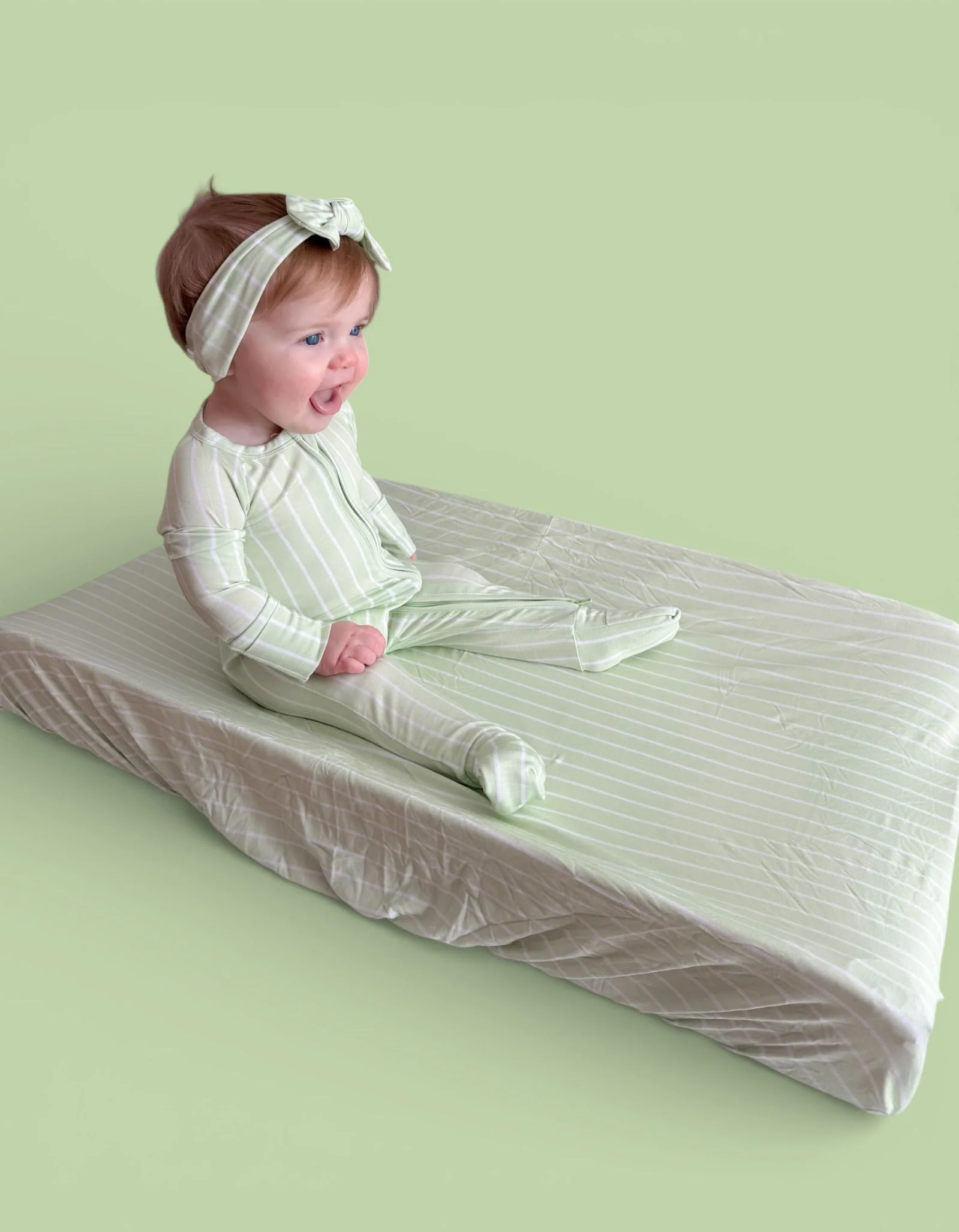 SPRINGTIME STRIPE DREAM CHANGING PAD - Image 3