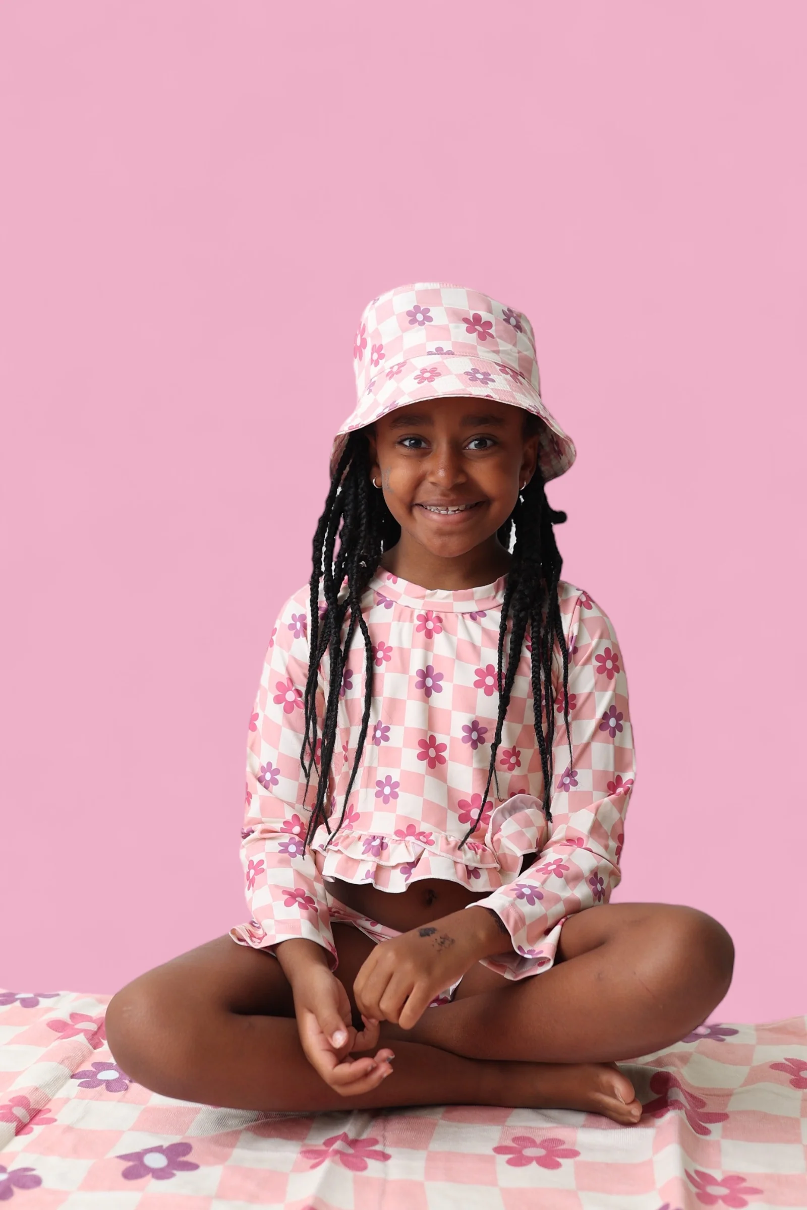 WAVY DAISY CHECKERS DREAM TWO-PIECE RASH GUARD RUFFLE SWIM SUIT - Image 4