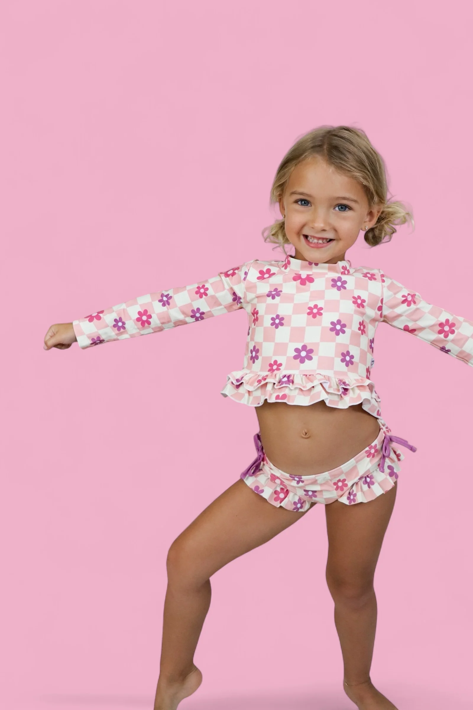 WAVY DAISY CHECKERS DREAM TWO-PIECE RASH GUARD RUFFLE SWIM SUIT - Image 9